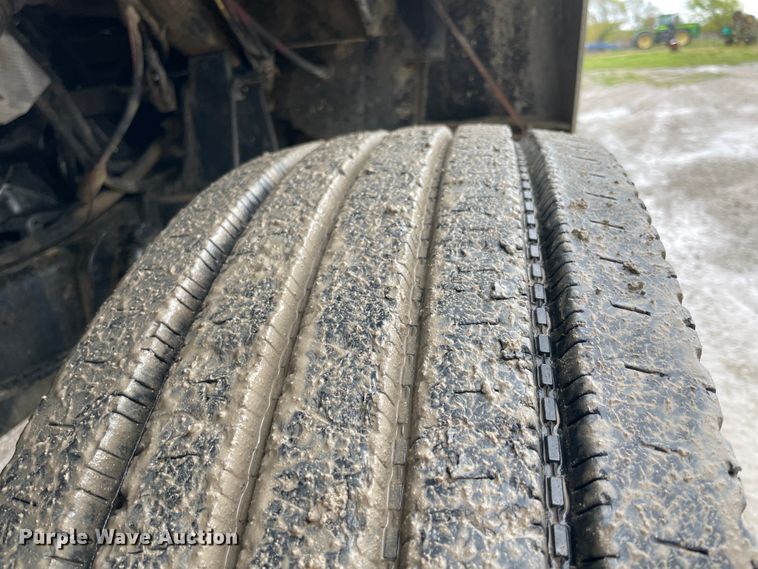 image for item IR9866 1982 Ford L9000  dump truck