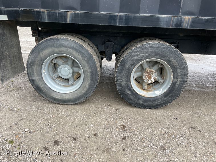 image for item IR9866 1982 Ford L9000  dump truck