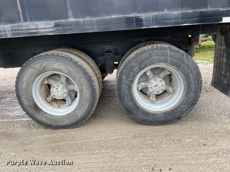 image for item IR9866 1982 Ford L9000  dump truck