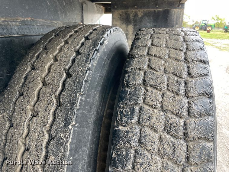 image for item IR9866 1982 Ford L9000  dump truck