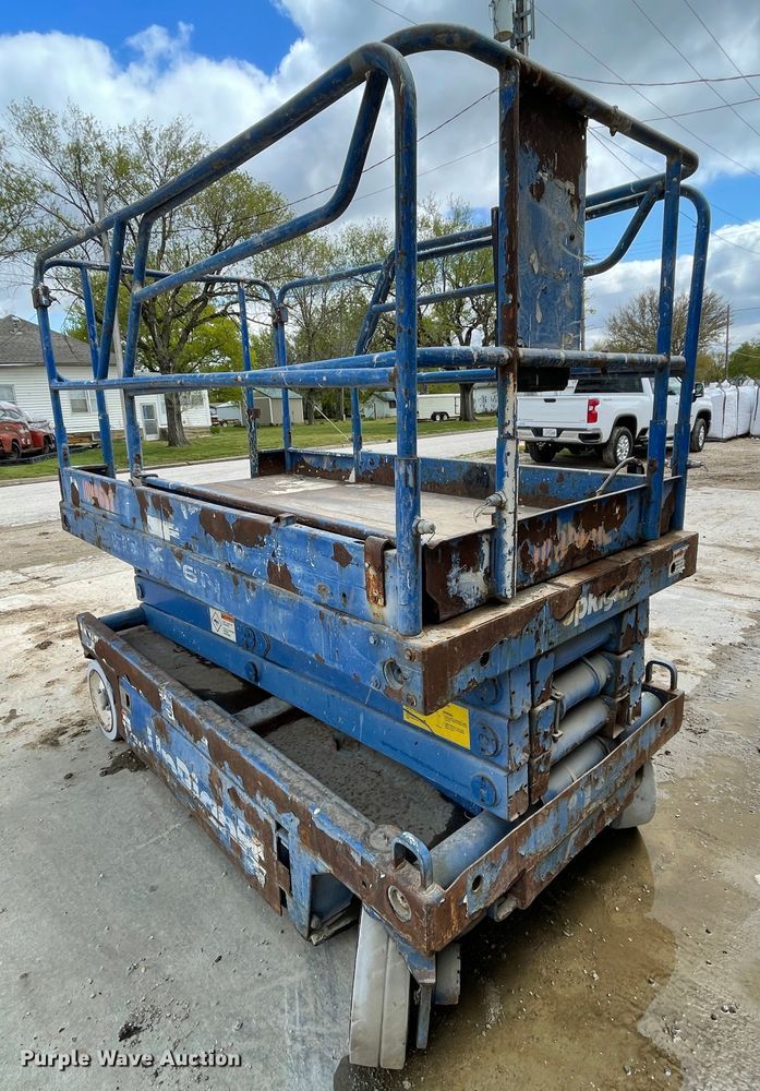 image for item IR9870 Up Right 26N  scissor lift