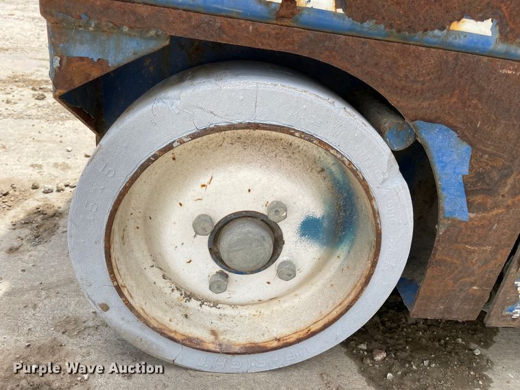 image for item IR9870 Up Right 26N  scissor lift