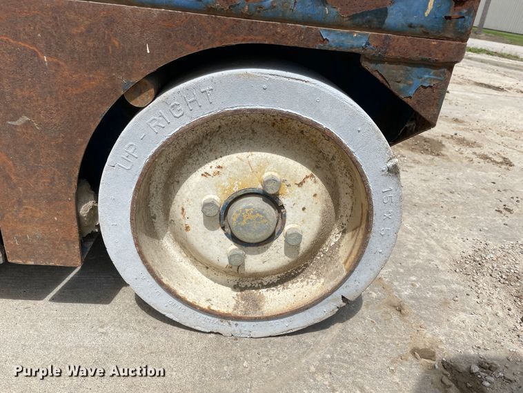 image for item IR9870 Up Right 26N  scissor lift