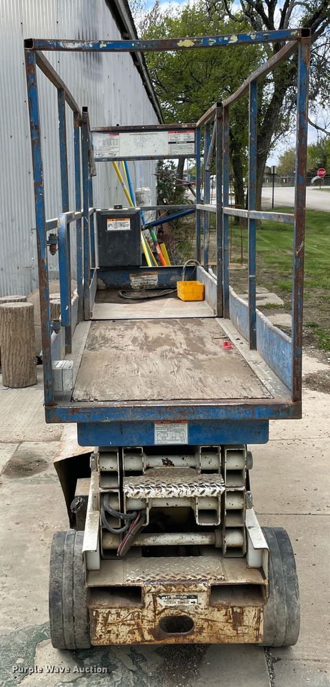 image for item IR9871 Mark Lift CH20NEP  scissor lift