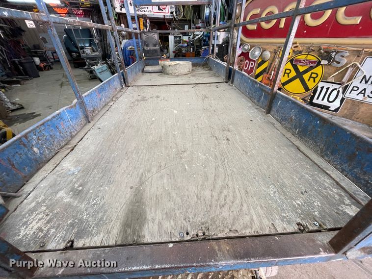 image for item IR9872 1994 Clarklift CH26NEP  scissor lift