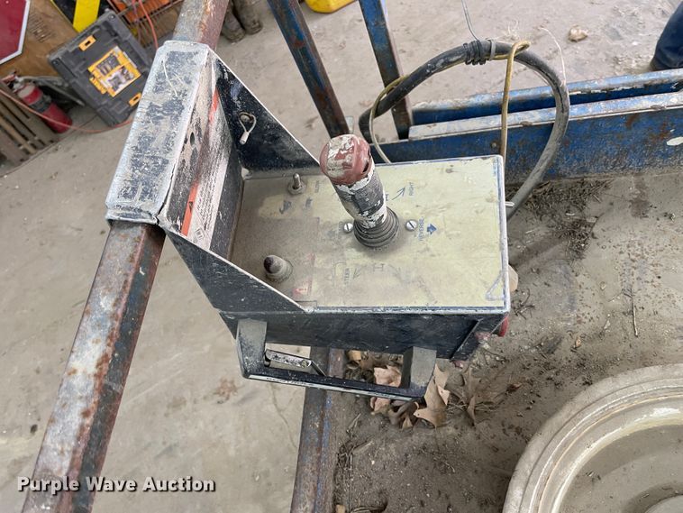 image for item IR9872 1994 Clarklift CH26NEP  scissor lift