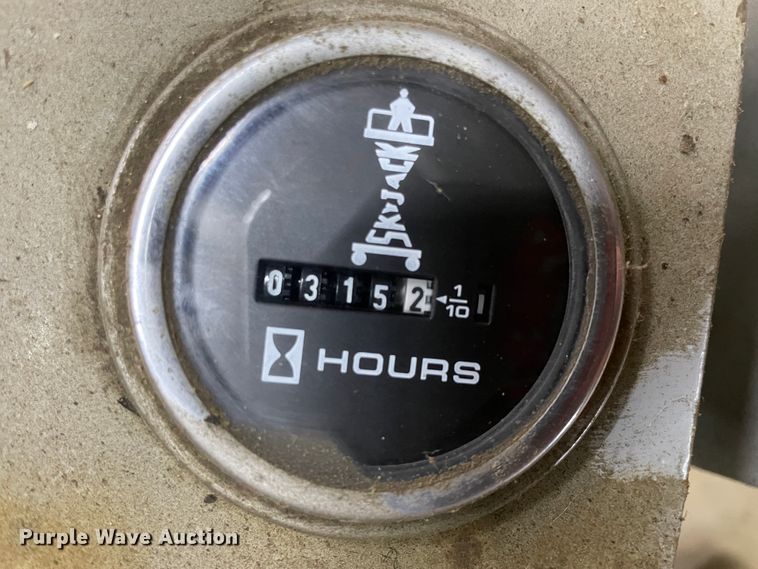 image for item IR9873 1999 Skyjack III3219  scissor lift