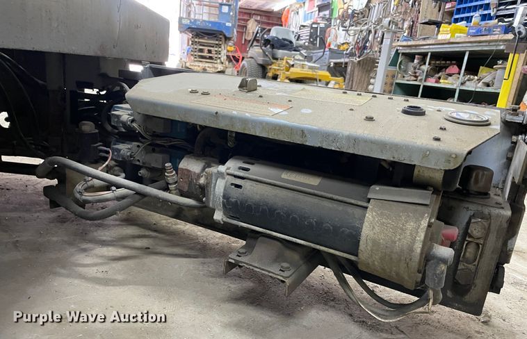 image for item IR9873 1999 Skyjack III3219  scissor lift