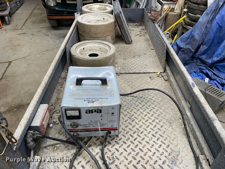 image for item IR9873 1999 Skyjack III3219  scissor lift