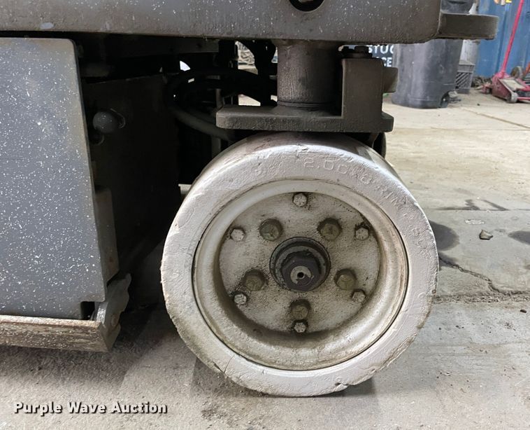 image for item IR9873 1999 Skyjack III3219  scissor lift