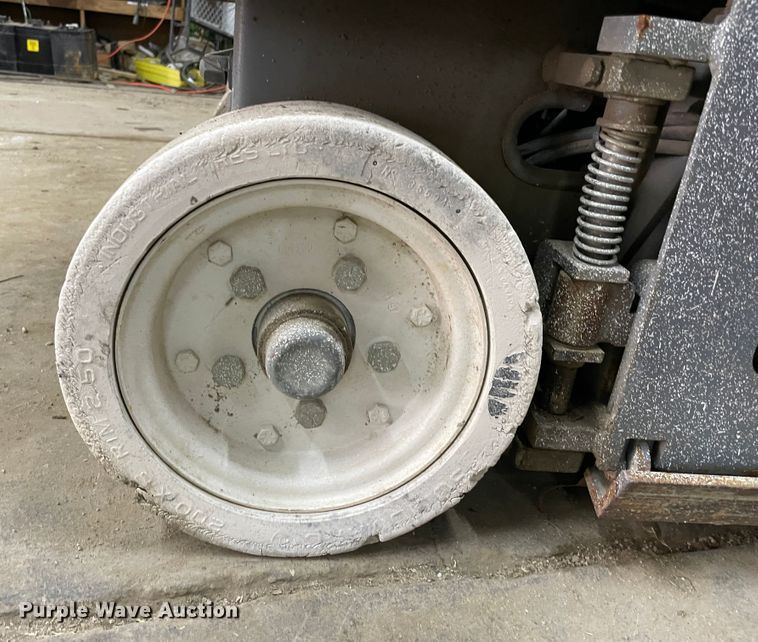 image for item IR9873 1999 Skyjack III3219  scissor lift