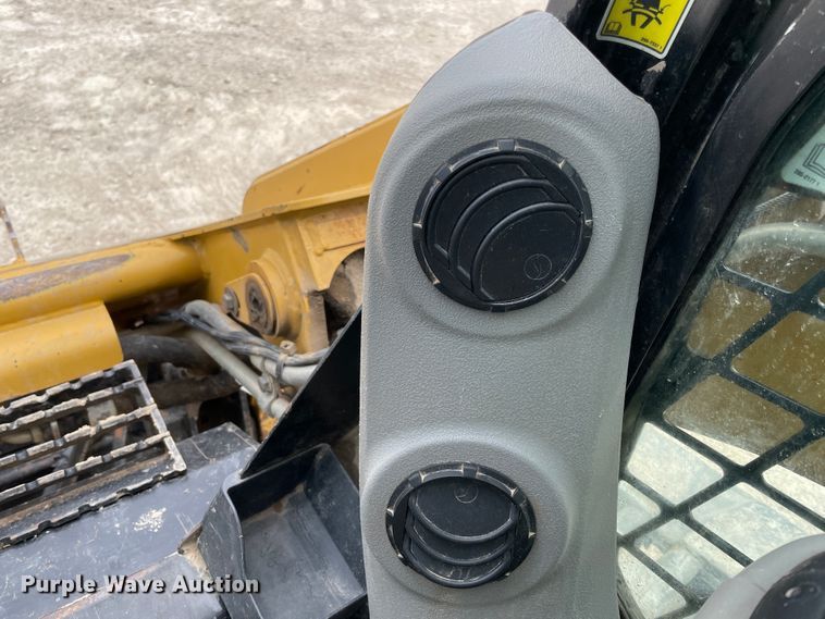 image for item IR9901 2012 Caterpillar 299D  skid steer loader