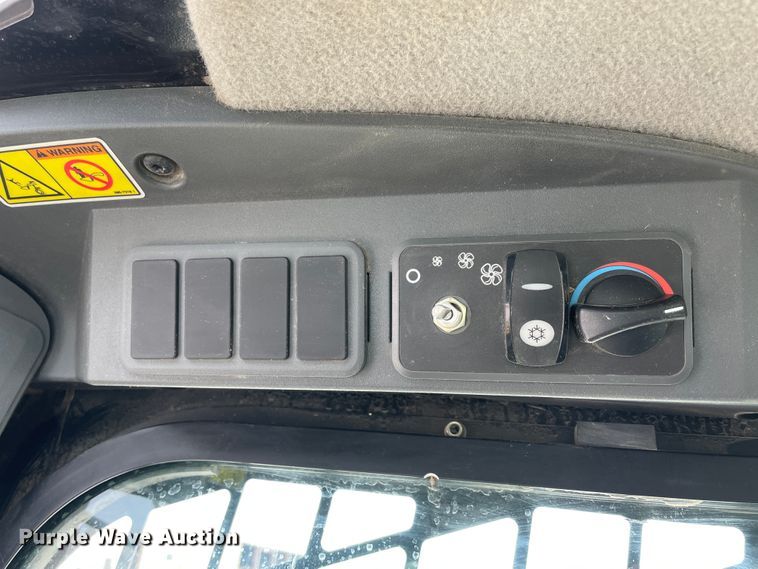 image for item IR9901 2012 Caterpillar 299D  skid steer loader