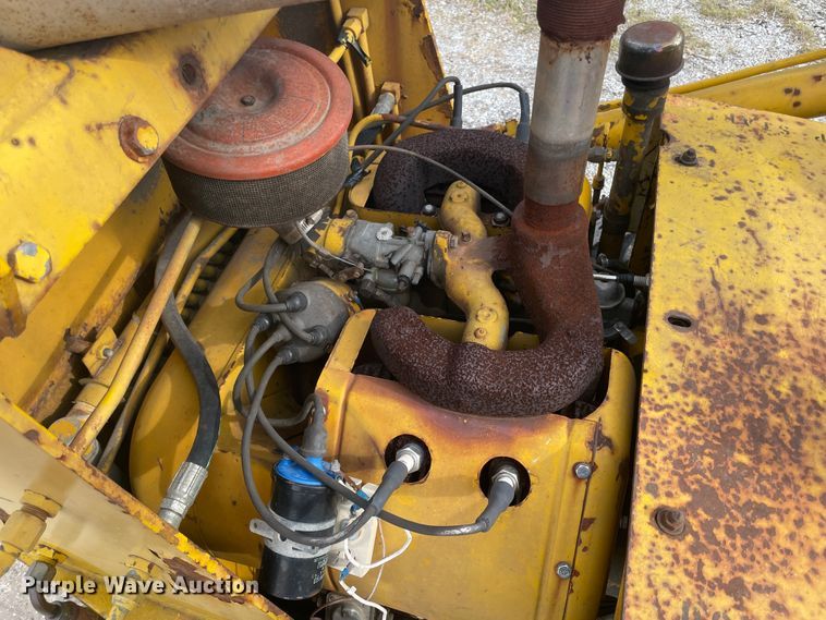 image for item IR9915 International 3300  skid steer loader