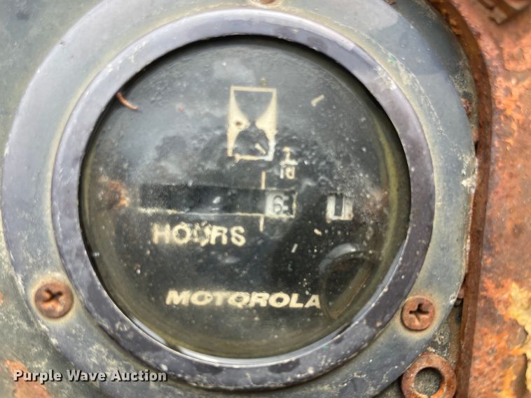 image for item IR9915 International 3300  skid steer loader