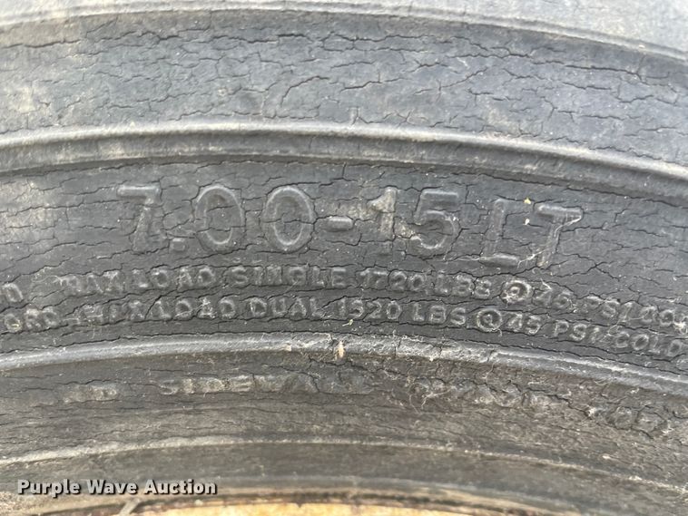 image for item IR9915 International 3300  skid steer loader