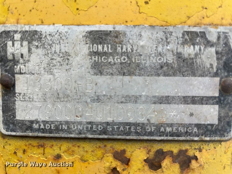 image for item IR9915 International 3300  skid steer loader