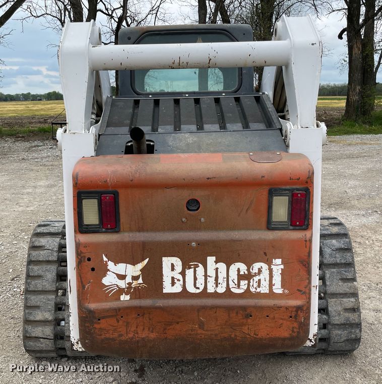 image for item IR9931 Bobcat T300  tracked skid steer loader
