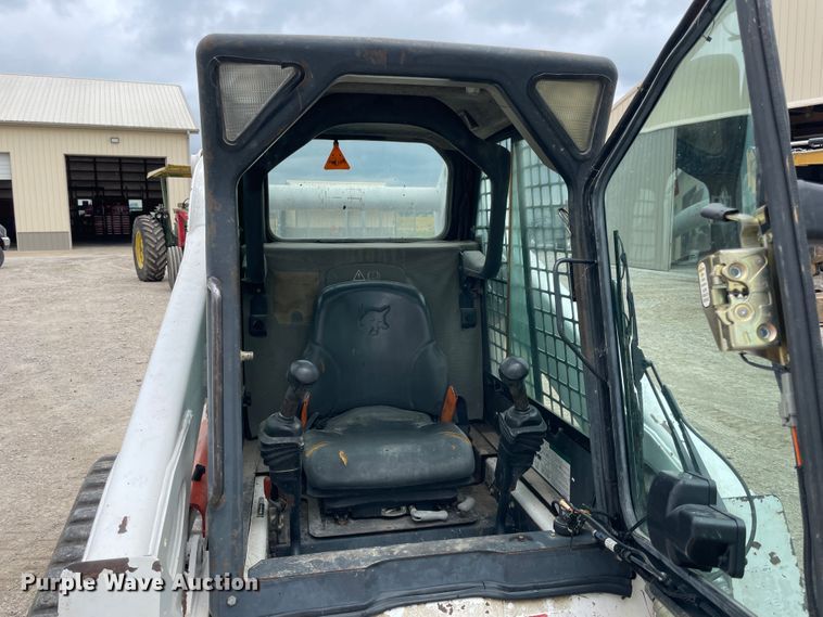 image for item IR9931 Bobcat T300  tracked skid steer loader