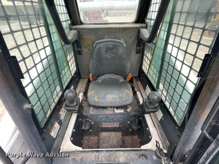 image for item IR9931 Bobcat T300  tracked skid steer loader