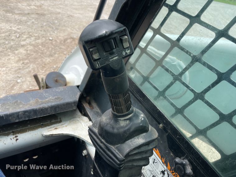 image for item IR9931 Bobcat T300  tracked skid steer loader