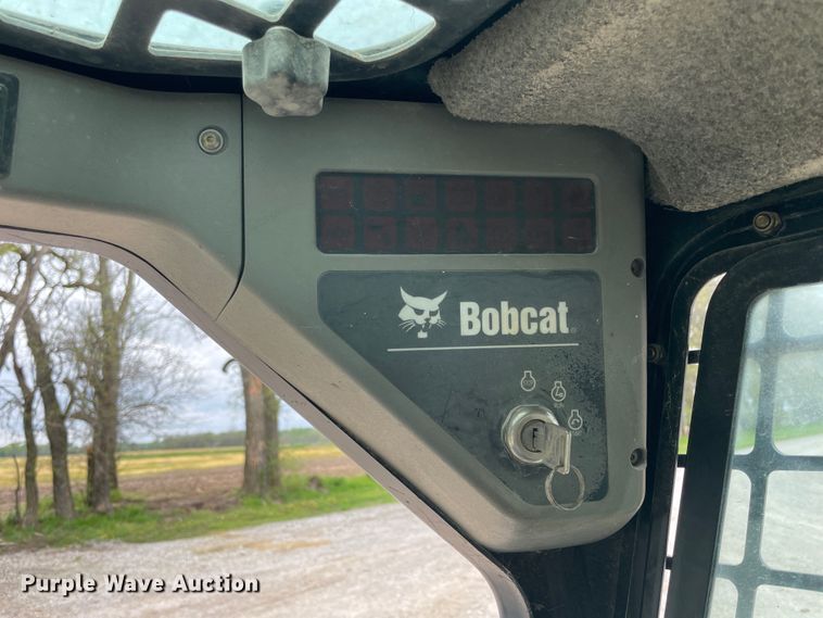 image for item IR9931 Bobcat T300  tracked skid steer loader