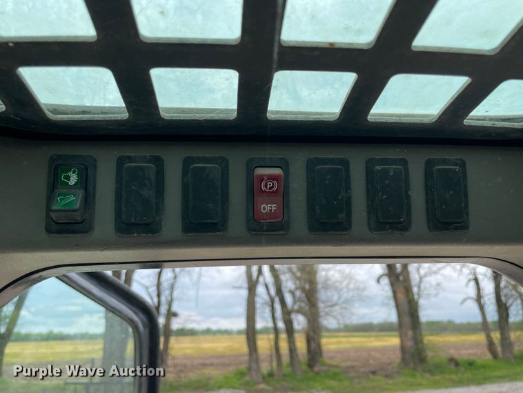 image for item IR9931 Bobcat T300  tracked skid steer loader