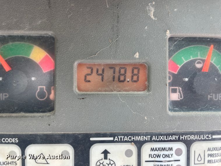 image for item IR9931 Bobcat T300  tracked skid steer loader