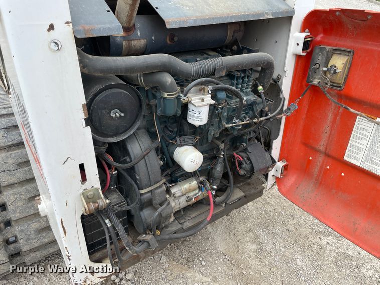 image for item IR9931 Bobcat T300  tracked skid steer loader