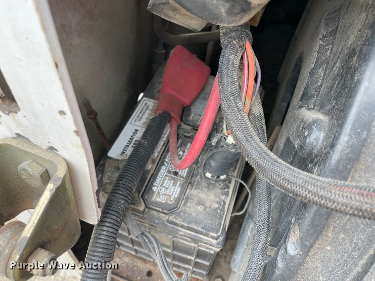 image for item IR9931 Bobcat T300  tracked skid steer loader