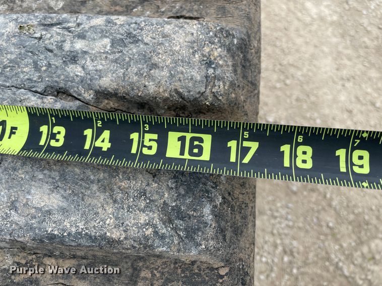 image for item IR9931 Bobcat T300  tracked skid steer loader