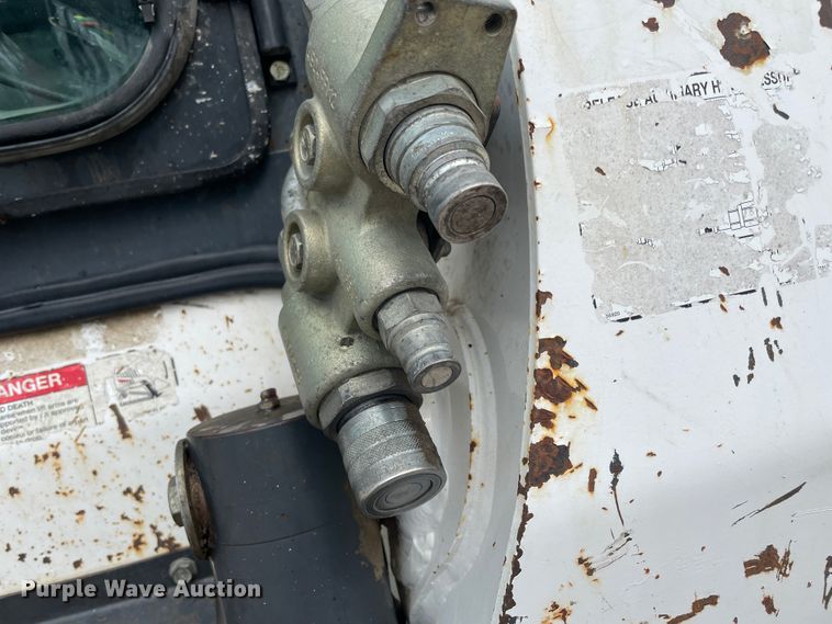 image for item IR9931 Bobcat T300  tracked skid steer loader