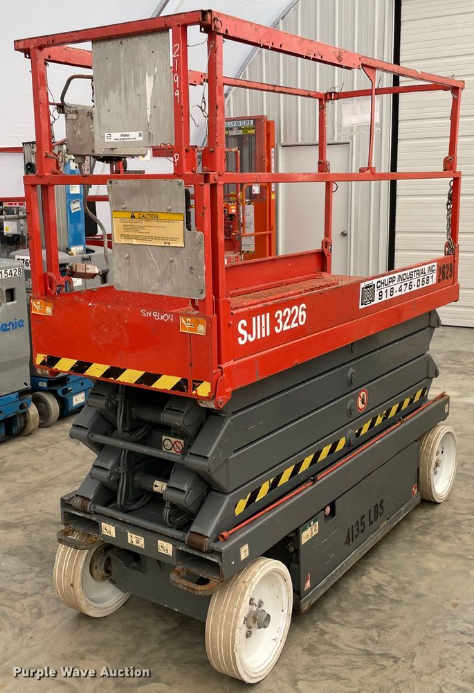 2007 Skyjack SJIII 3226 scissor lift in Chouteau, OK Item IR9966 sold