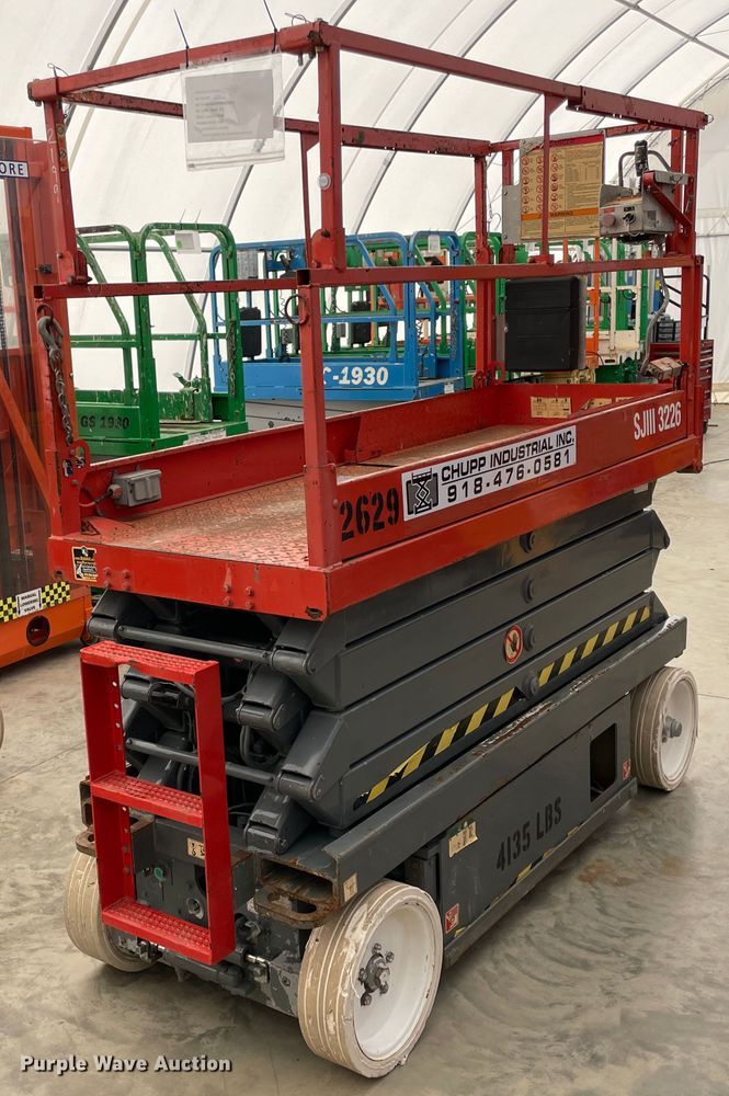 image for item IR9966 2007 Skyjack SJIII 3226  scissor lift