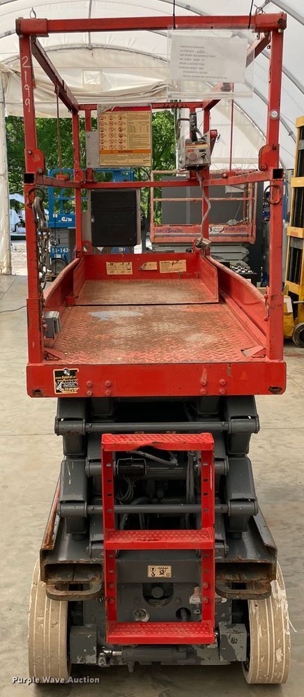 image for item IR9966 2007 Skyjack SJIII 3226  scissor lift