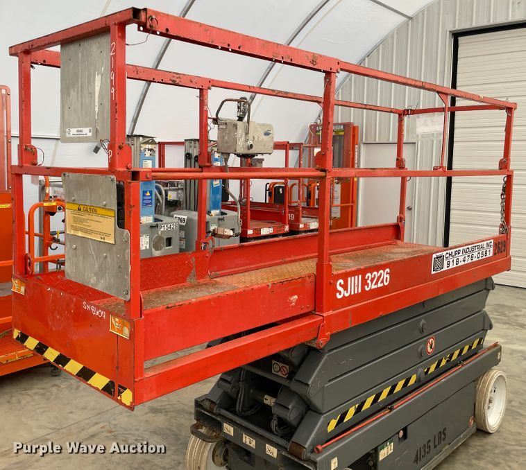 image for item IR9966 2007 Skyjack SJIII 3226  scissor lift