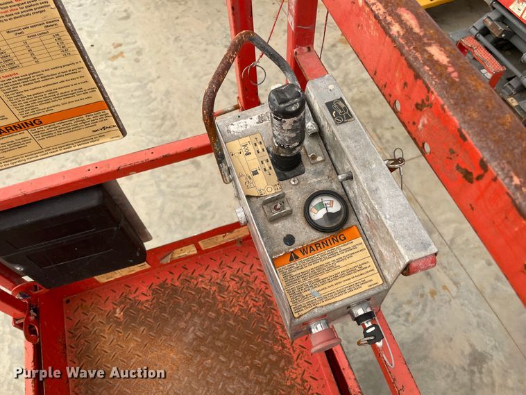 image for item IR9966 2007 Skyjack SJIII 3226  scissor lift