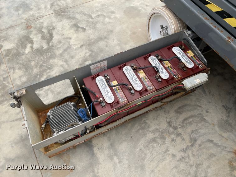 image for item IR9966 2007 Skyjack SJIII 3226  scissor lift