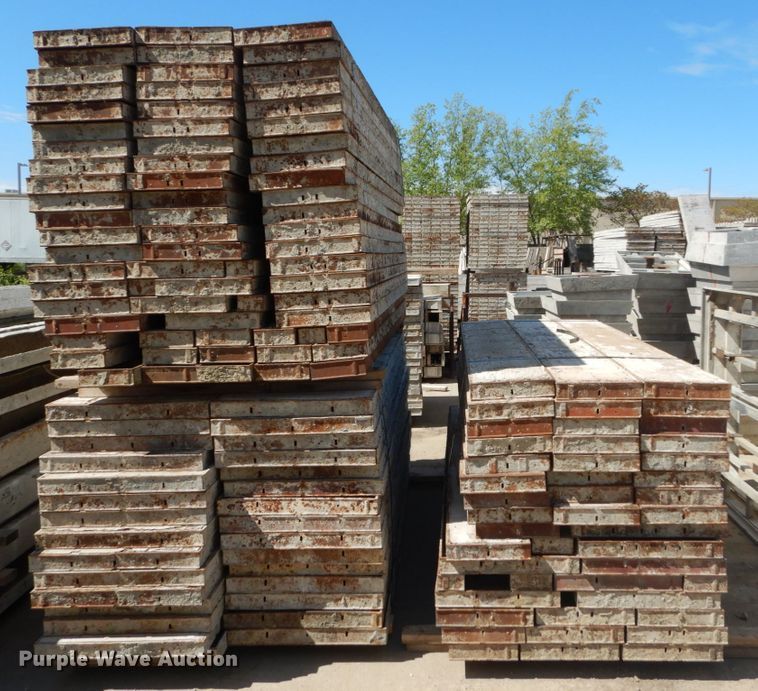 image for item IT9004 8' concrete forms