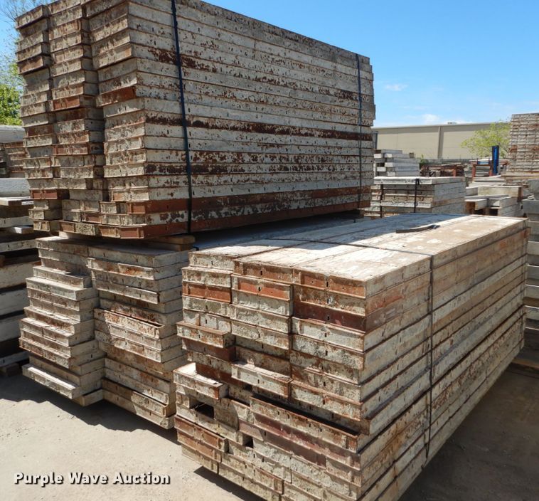 image for item IT9004 8' concrete forms