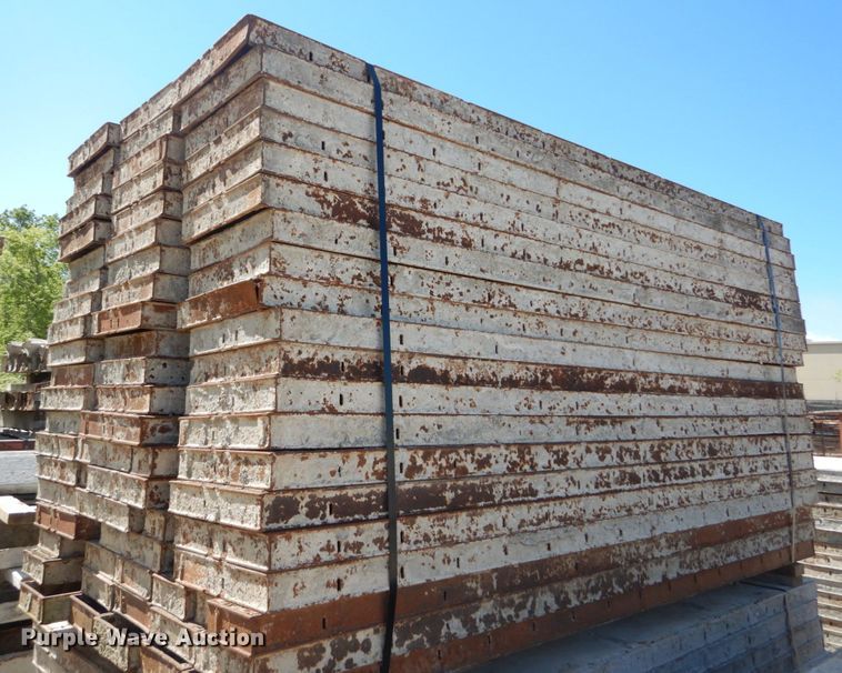 image for item IT9004 8' concrete forms