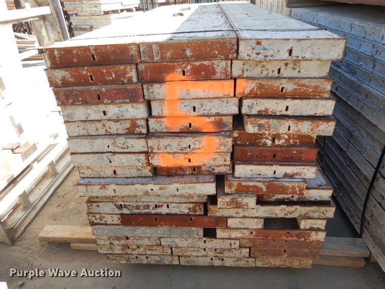 image for item IT9004 8' concrete forms