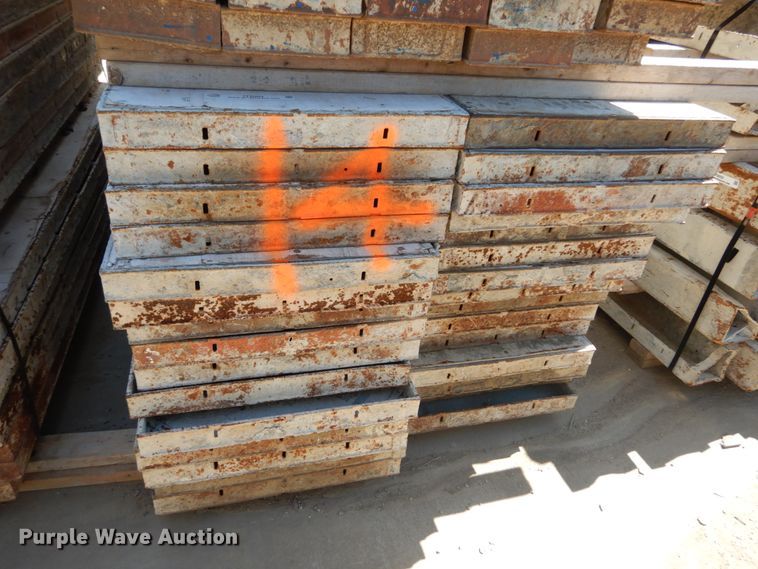 image for item IT9004 8' concrete forms