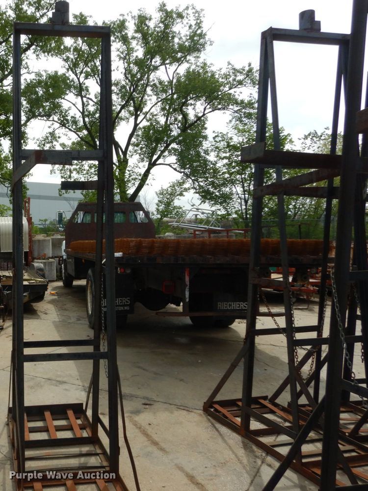 image for item IT9005 (9) concrete form stands