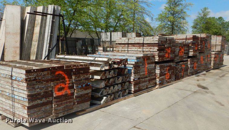 image for item IT9007 6' concrete forms