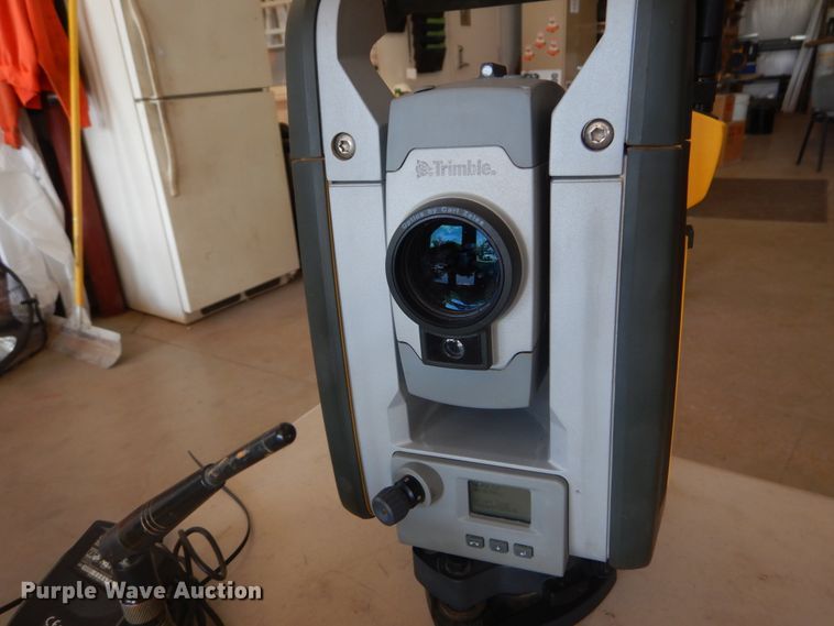 image for item IT9010 Trimble surveying equipment