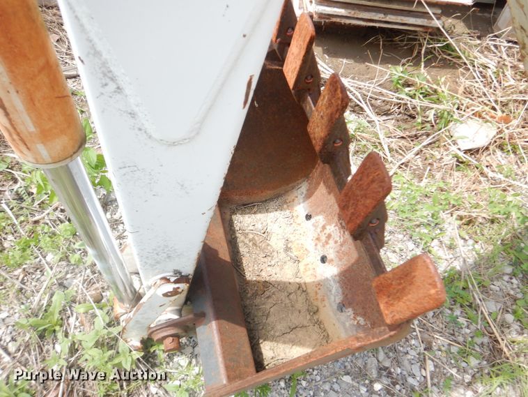 image for item IT9012 Bobcat 709FDS skid steer backhoe