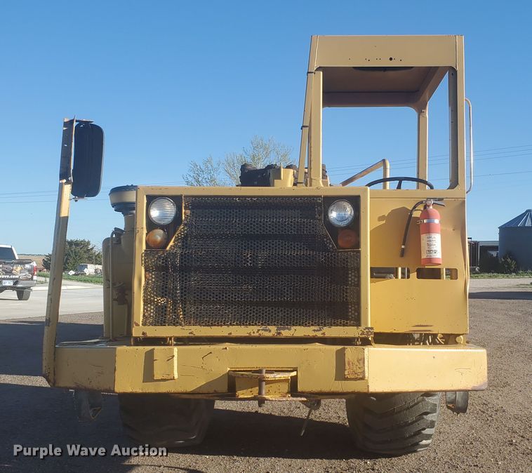 image for item IT9800 1978 Caterpillar 613B  water wagon
