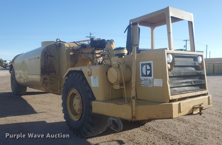 image for item IT9800 1978 Caterpillar 613B  water wagon