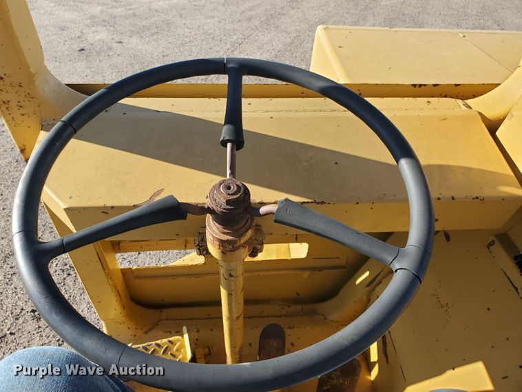 image for item IT9800 1978 Caterpillar 613B  water wagon